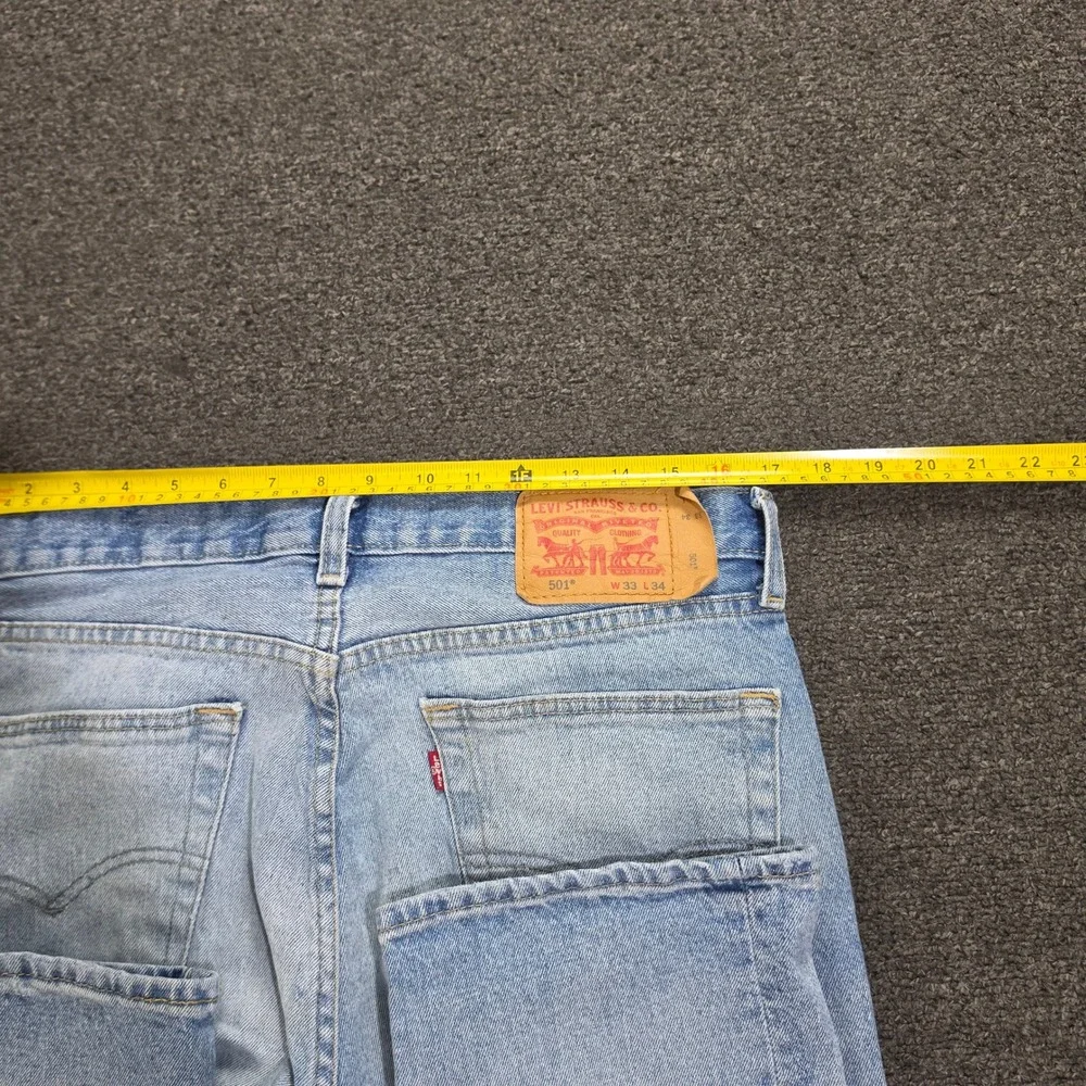 Levi's 501 Original Fit Jeans Mens 33x34 Light Wash Blue Button Fly Straight Leg